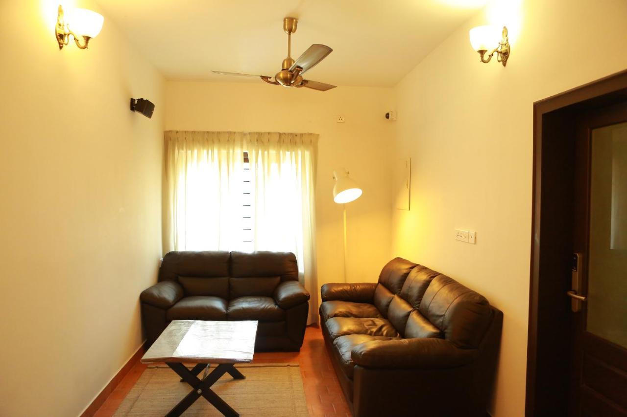 Solo Inn Kochi Buitenkant foto
