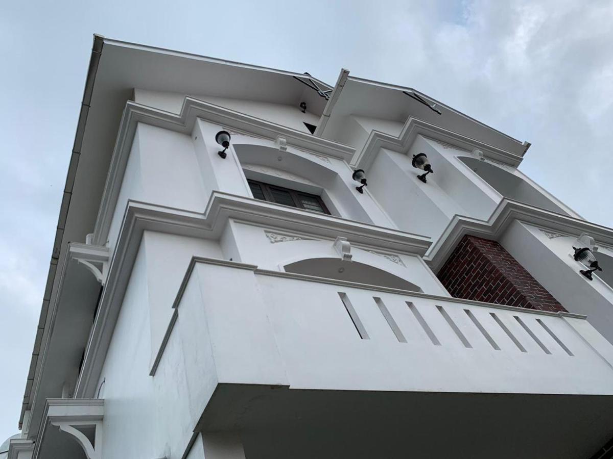 Solo Inn Kochi Buitenkant foto